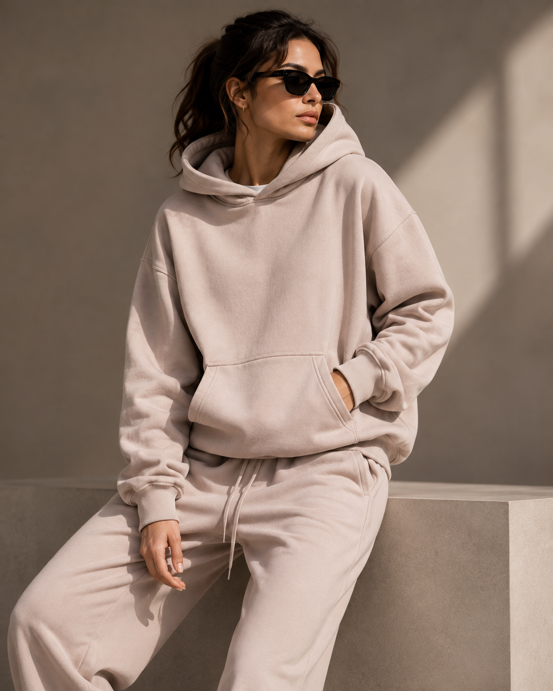 WOMEN'S HOODIES & SWEATS