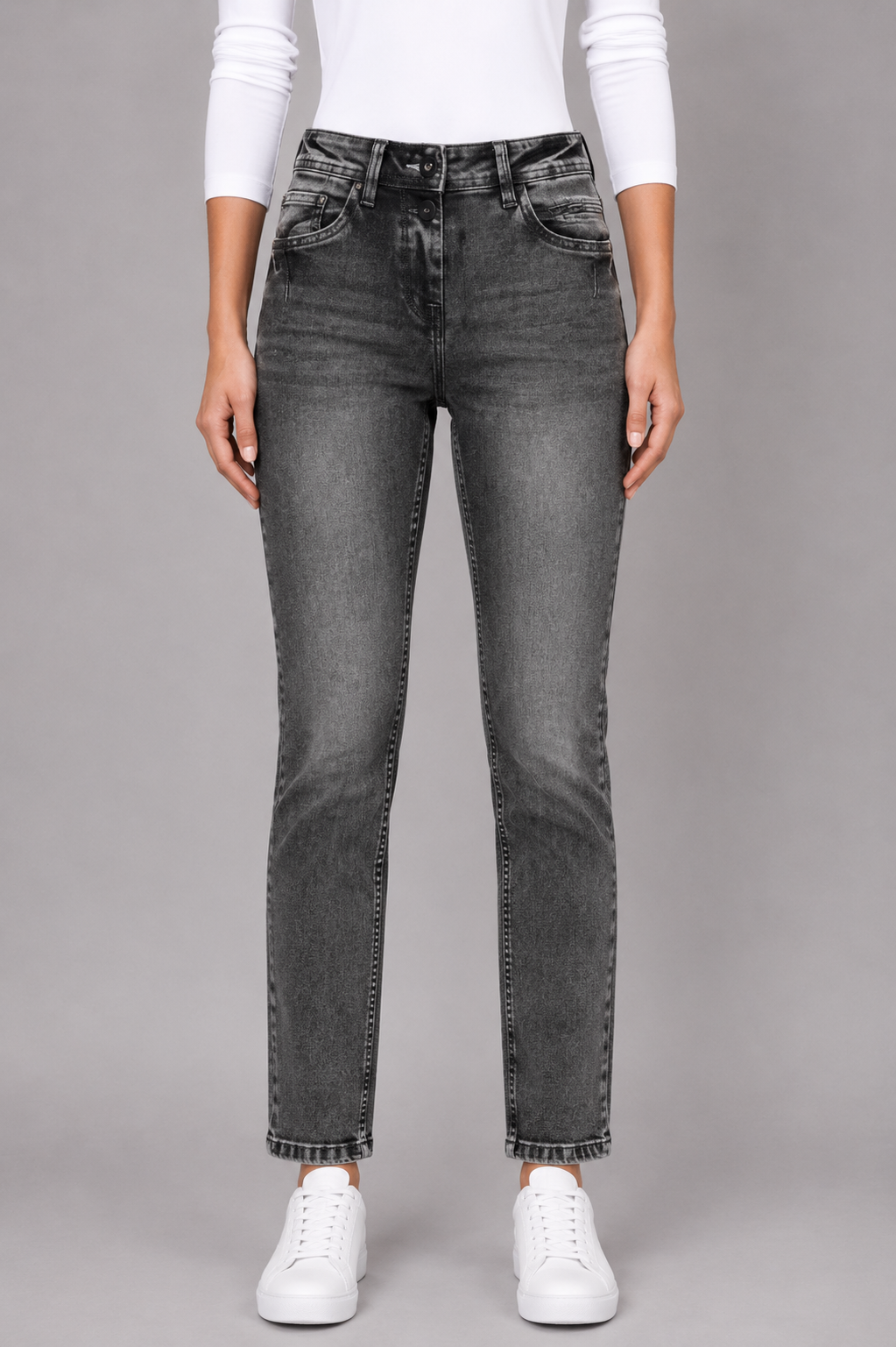 WOMEN SLIM FIT JEAN`S  ST 12