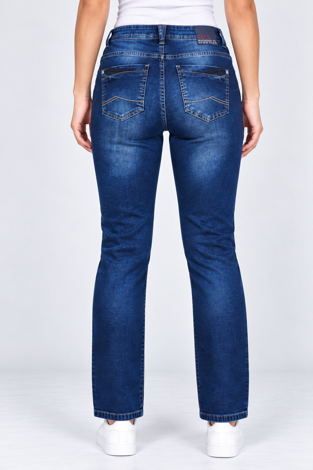 WOMEN SLIM FIT JEAN`S ST 8