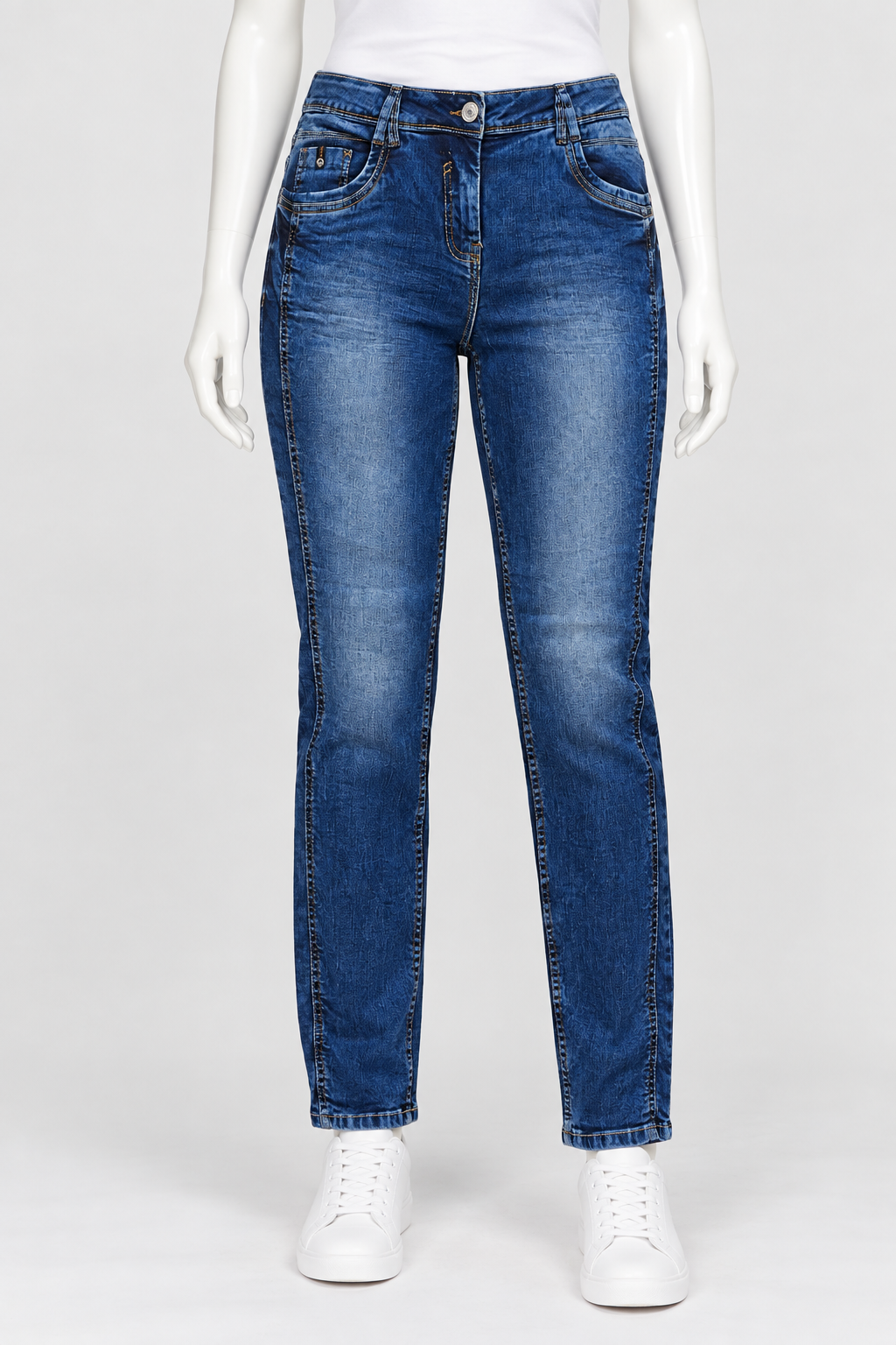 WOMEN SLIM FIT JEAN`S ST 26